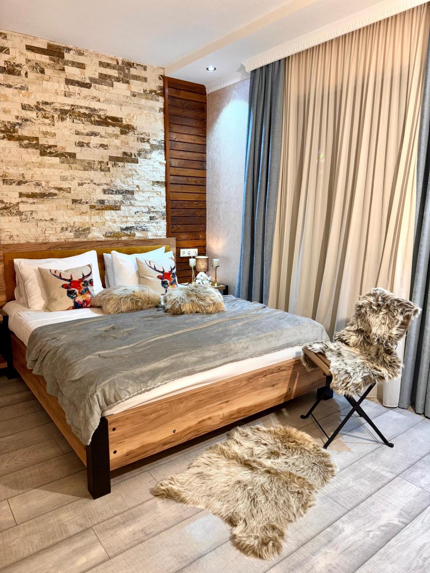 Hotel Gold Tower Mestia Ngoại thất bức ảnh