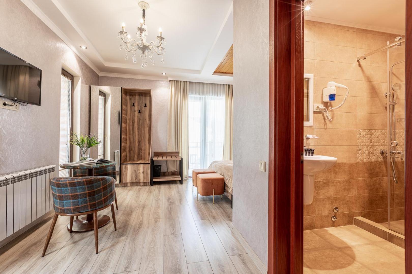 Hotel Gold Tower Mestia Phòng bức ảnh